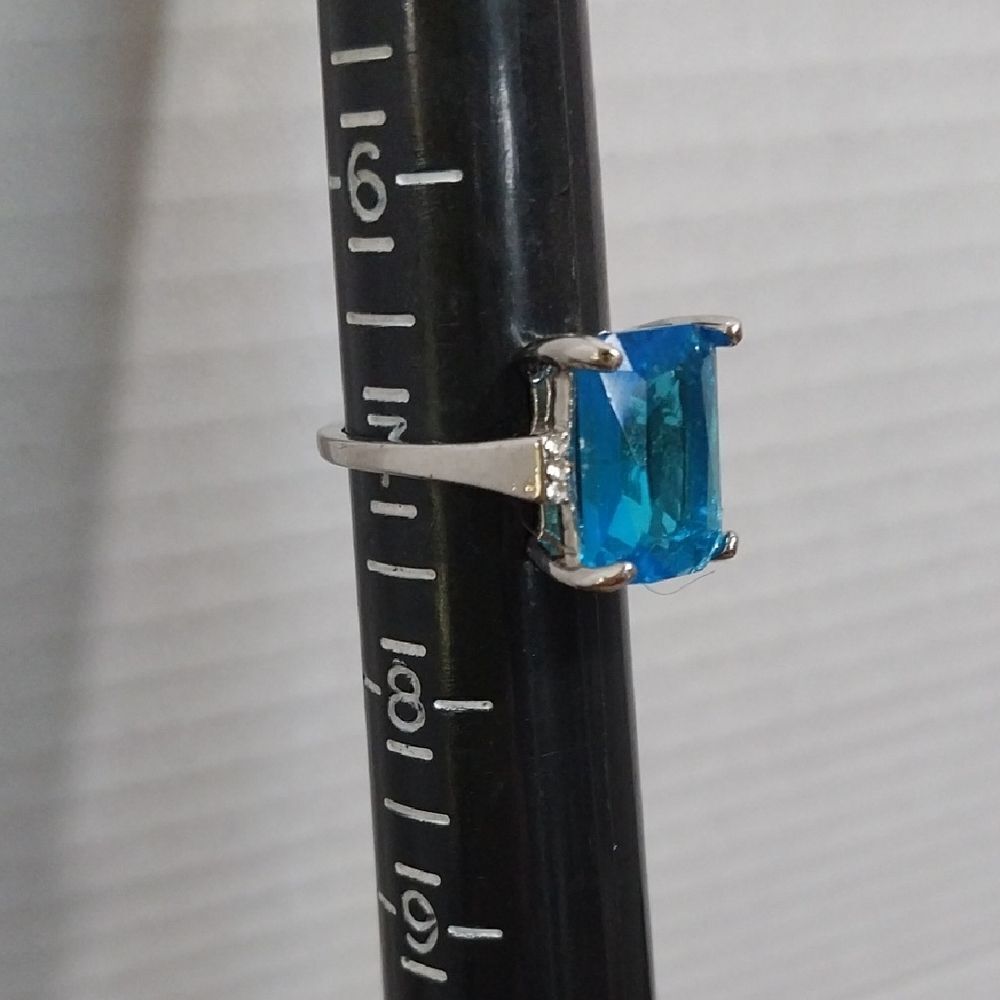 Unlisted Silver Ring with Vibrant Blue Gem..it Is In perfect Condition b